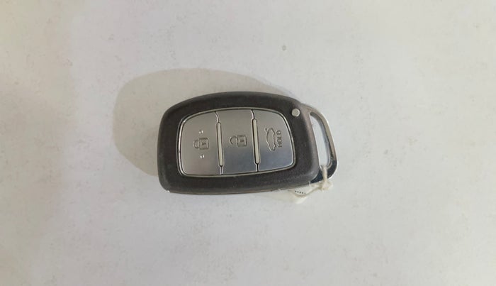 2014 Hyundai Grand i10 ASTA AT 1.2 KAPPA VTVT, Petrol, Automatic, 37,475 km, Key Close Up