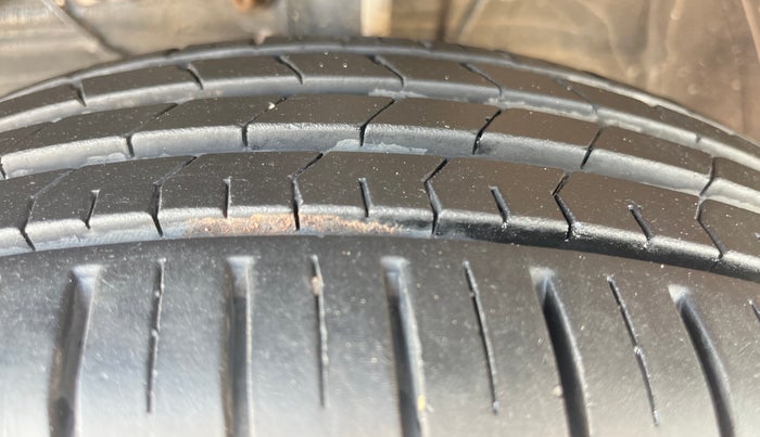 2025 Maruti Baleno SIGMA PETROL 1.2, Petrol, Manual, 4,411 km, Left Front Tyre Tread