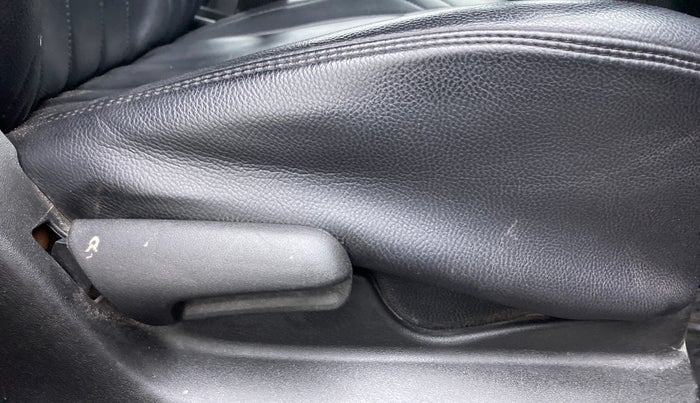 2018 Maruti Vitara Brezza LDI, Diesel, Manual, 70,167 km, Driver Side Adjustment Panel
