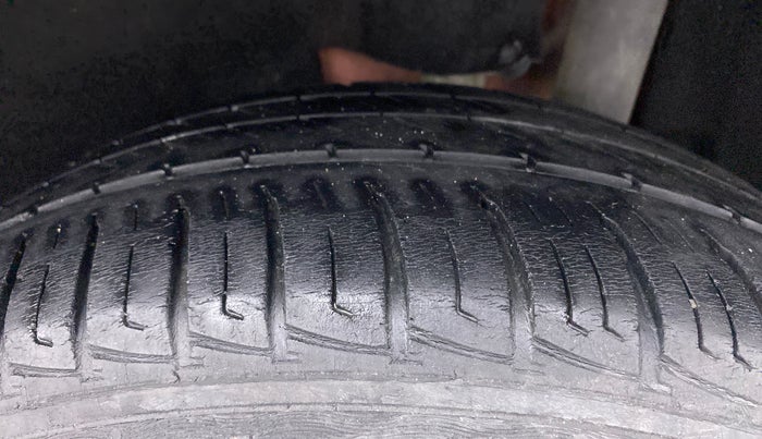2018 Maruti Vitara Brezza LDI, Diesel, Manual, 70,167 km, Left Rear Tyre Tread