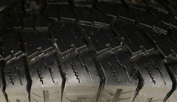 2023 Mahindra Thar LX HARD TOP 4WD MT, Diesel, Manual, 36,893 km, Right Rear Tyre Tread