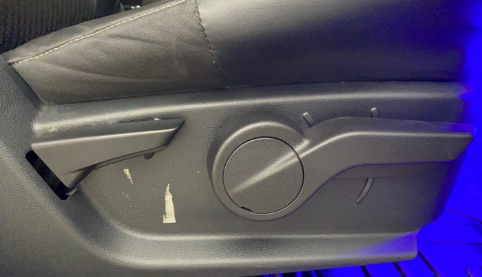 2023 Mahindra Thar LX HARD TOP 4WD MT, Diesel, Manual, 36,893 km, Driver Side Adjustment Panel