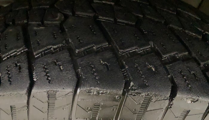 2023 Mahindra Thar LX HARD TOP 4WD MT, Diesel, Manual, 36,893 km, Left Front Tyre Tread