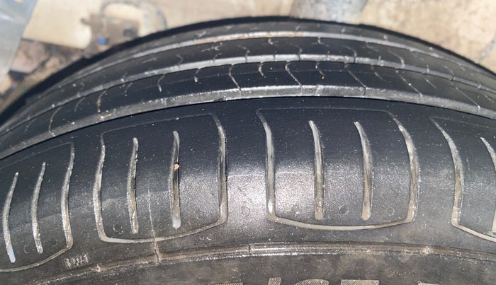 2018 Hyundai Grand i10 ASTA 1.2 KAPPA VTVT, Petrol, Manual, 65,477 km, Right Rear Tyre Tread