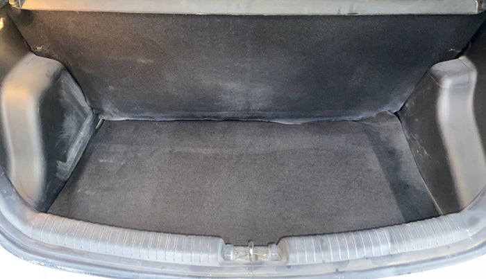 2018 Hyundai Grand i10 ASTA 1.2 KAPPA VTVT, Petrol, Manual, 65,477 km, Boot Inside