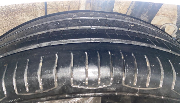 2018 Hyundai Grand i10 ASTA 1.2 KAPPA VTVT, Petrol, Manual, 65,477 km, Left Rear Tyre Tread