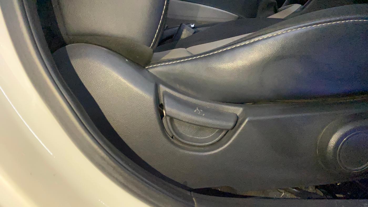 2018 Hyundai Grand i10 ASTA 1.2 KAPPA VTVT, Petrol, Manual, 68,414 km, Driver Side Adjustment Panel