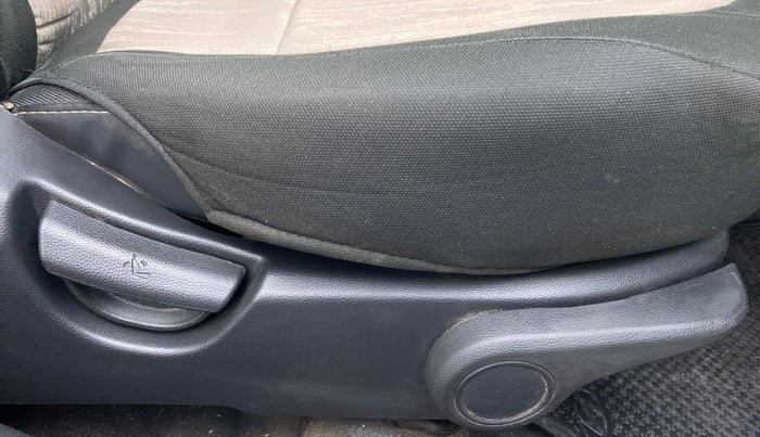 2014 Hyundai Grand i10 ASTA 1.2 KAPPA VTVT, Petrol, Manual, 31,590 km, Driver Side Adjustment Panel