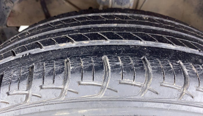 2016 Maruti Baleno DELTA 1.2 K12, Petrol, Manual, 88,349 km, Left Front Tyre Tread