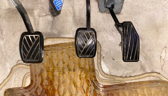 2017 Maruti Dzire VXI, Petrol, Manual, 82,923 km, Pedals