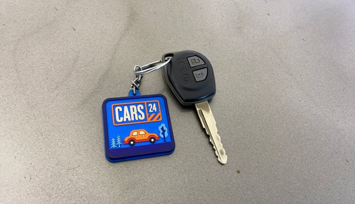 2017 Maruti Dzire VXI, Petrol, Manual, 82,923 km, Key Close Up