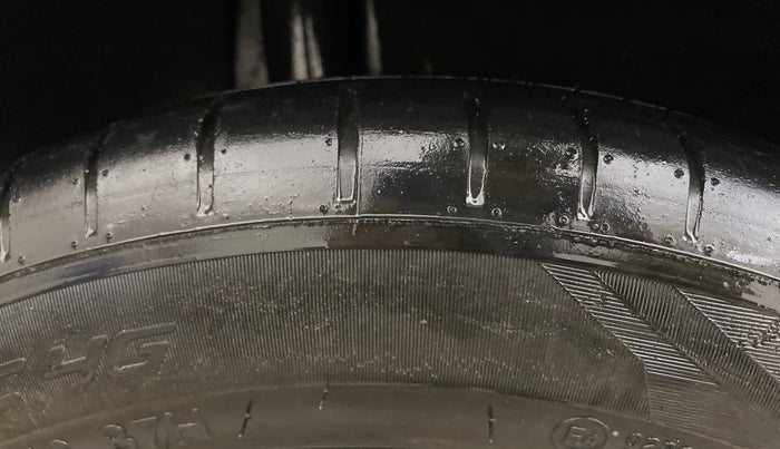 2016 Maruti Baleno ALPHA DIESEL 1.3, Diesel, Manual, 95,016 km, Right Rear Tyre Tread