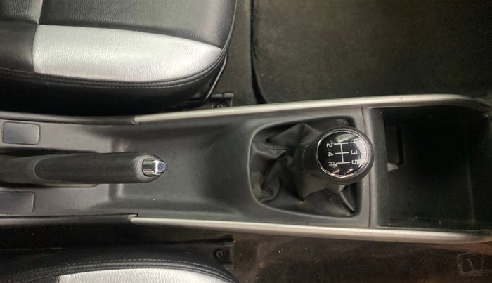 2016 Maruti Baleno ALPHA DIESEL 1.3, Diesel, Manual, 95,016 km, Gear Lever