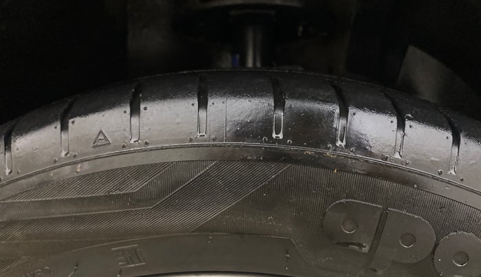 2016 Maruti Baleno ALPHA DIESEL 1.3, Diesel, Manual, 95,016 km, Right Front Tyre Tread