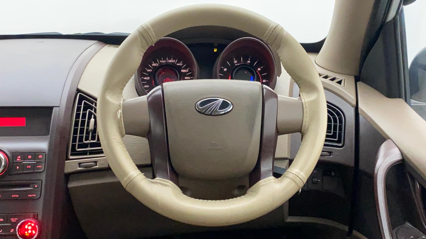 2014 Mahindra XUV500 W4, Diesel, Manual, 68,922 km, Steering Wheel Close Up