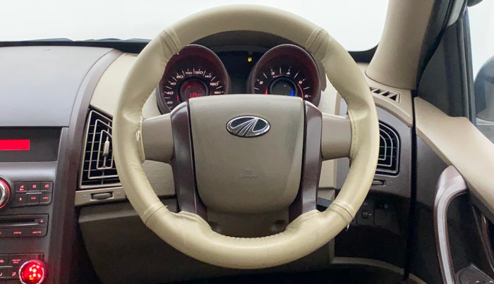 2014 Mahindra XUV500 W4, Diesel, Manual, 68,922 km, Steering Wheel Close Up