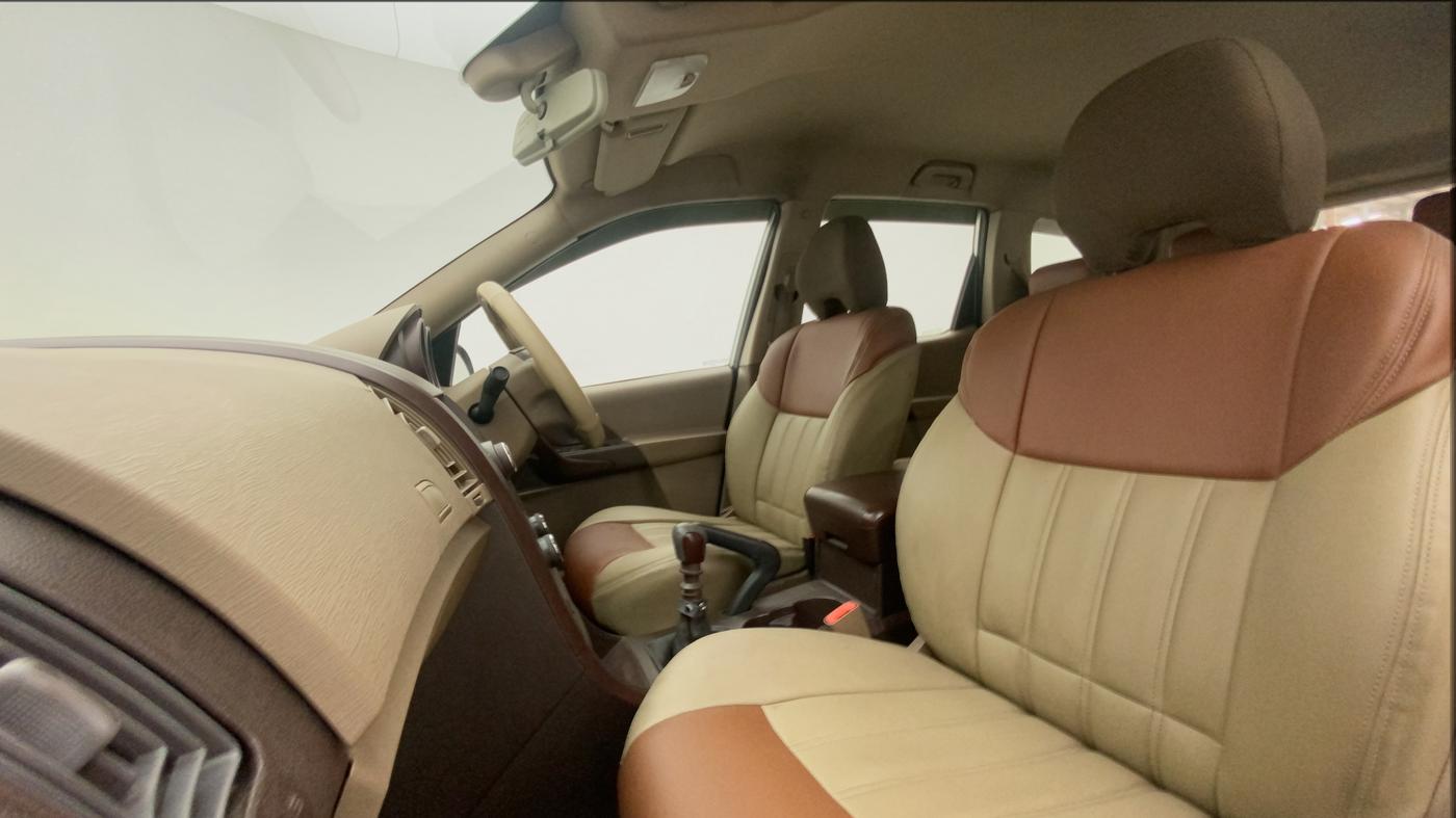 2014 Mahindra XUV500 W4, Diesel, Manual, 68,922 km, Right Side Front Door Cabin