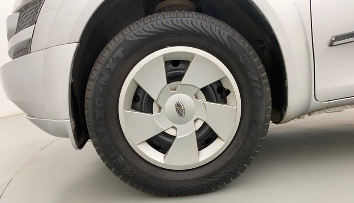 2014 Mahindra XUV500 W4, Diesel, Manual, 68,922 km, Left Front Wheel