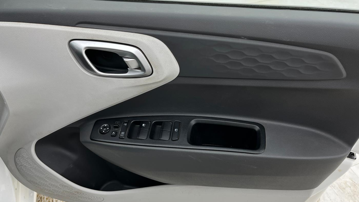 2020 Hyundai GRAND I10 NIOS ASTA AMT 1.2 KAPPA VTVT, Petrol, Automatic, 73,451 km, Driver Side Door Panels Control