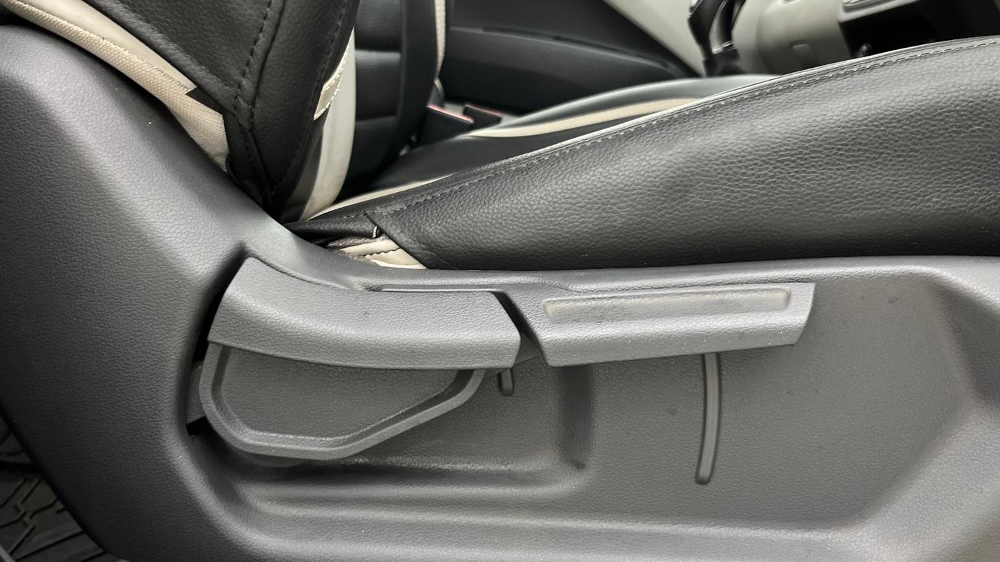2020 Hyundai GRAND I10 NIOS ASTA AMT 1.2 KAPPA VTVT, Petrol, Automatic, 73,451 km, Driver Side Adjustment Panel