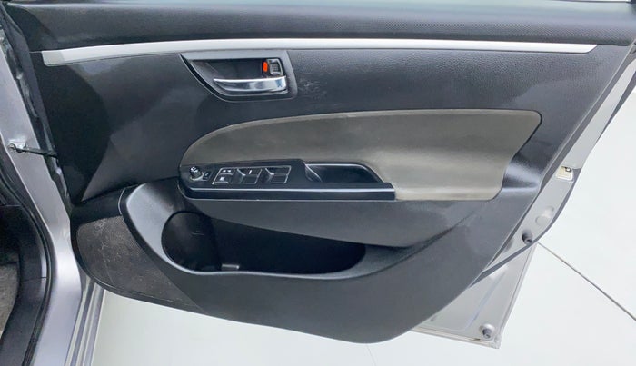 2017 Maruti Swift VXI D, Petrol, Manual, 27,063 km, Driver Side Door Panels Control
