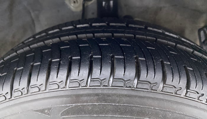 2011 Hyundai i20 SPORTZ 1.2 O, Petrol, Manual, 48,715 km, Right Front Tyre Tread