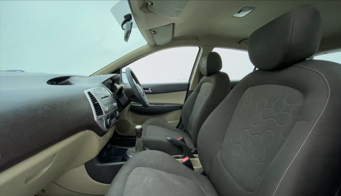 2011 Hyundai i20 SPORTZ 1.2 O, Petrol, Manual, 48,715 km, Right Side Front Door Cabin