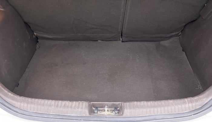 2011 Hyundai i20 SPORTZ 1.2 O, Petrol, Manual, 48,715 km, Boot Inside