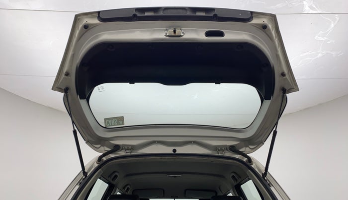 2013 Maruti Swift VXI, Petrol, Manual, 60,788 km, Boot Door Open