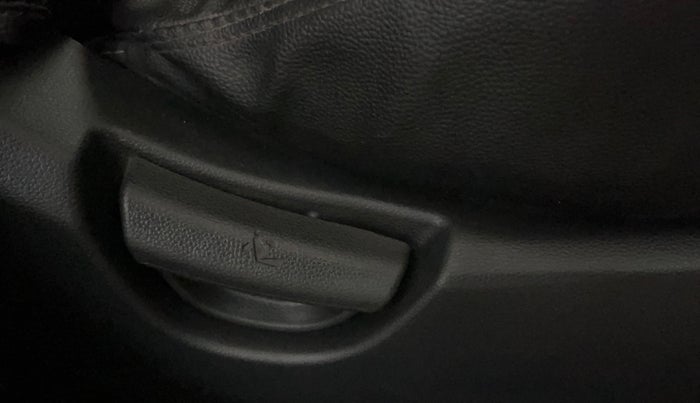 2018 Hyundai Grand i10 MAGNA 1.2 KAPPA VTVT, Petrol, Manual, 46,010 km, Driver Side Adjustment Panel