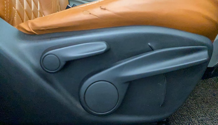 2017 Jeep Compass LIMITED (O) 2.0 DIESEL, Diesel, Manual, 91,339 km, Driver Side Adjustment Panel