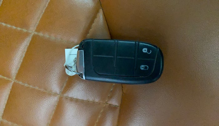 2017 Jeep Compass LIMITED (O) 2.0 DIESEL, Diesel, Manual, 91,339 km, Key Close Up