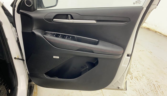 2022 KIA SONET GTX PLUS 1.5, Diesel, Manual, 11,309 km, Driver Side Door Panels Control