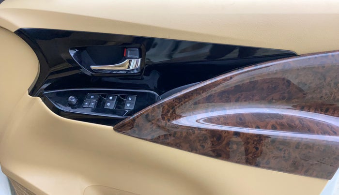 2017 Toyota Innova Crysta 2.4 VX 7 STR, Diesel, Manual, 77,856 km, Driver Side Door Panels Control