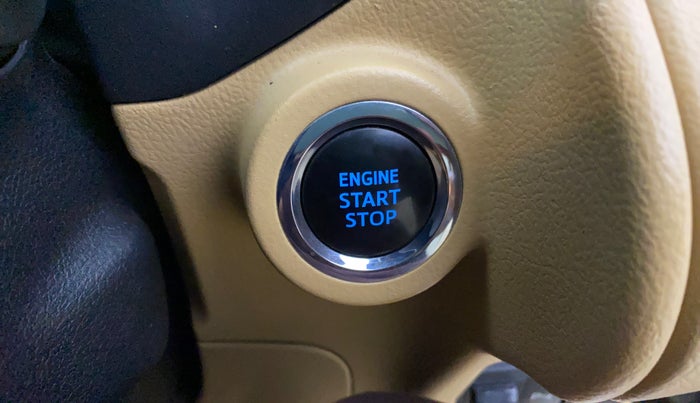 2017 Toyota Innova Crysta 2.4 VX 7 STR, Diesel, Manual, 77,856 km, Keyless Start/ Stop Button