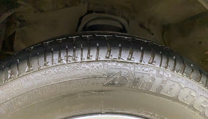 2017 Toyota Innova Crysta 2.4 VX 7 STR, Diesel, Manual, 77,856 km, Left Front Tyre Tread