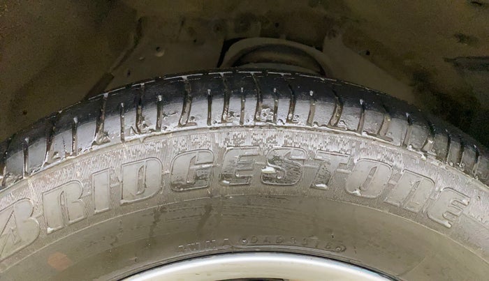 2017 Toyota Innova Crysta 2.4 VX 7 STR, Diesel, Manual, 77,856 km, Right Front Tyre Tread