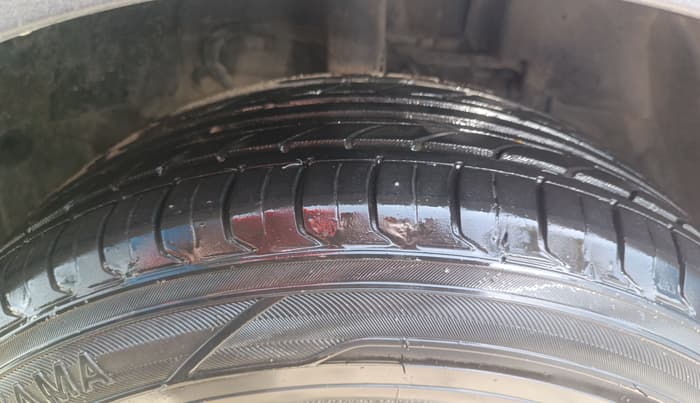 2018 Tata NEXON XM PETROL, Petrol, Manual, 63,235 km, Right Front Tyre Tread