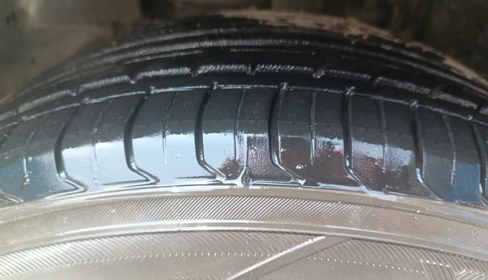2018 Tata NEXON XM PETROL, Petrol, Manual, 63,235 km, Left Front Tyre Tread