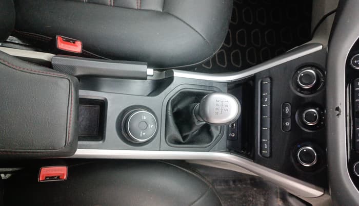 2018 Tata NEXON XM PETROL, Petrol, Manual, 63,235 km, Gear Lever