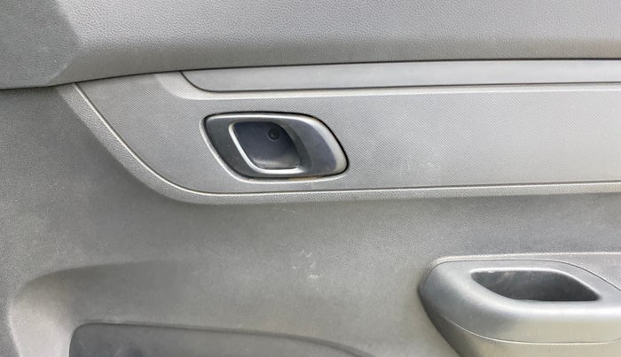 2015 Renault Kwid RXT 0.8, Petrol, Manual, 94,581 km, Driver Side Door Panels Control