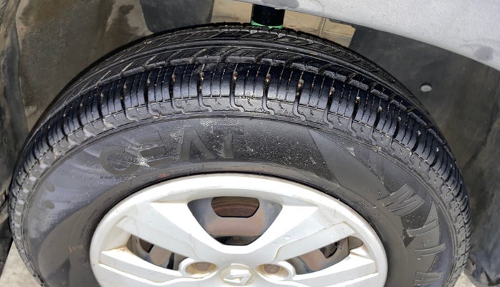 2015 Renault Kwid RXT 0.8, Petrol, Manual, 94,581 km, Right Front Tyre Tread