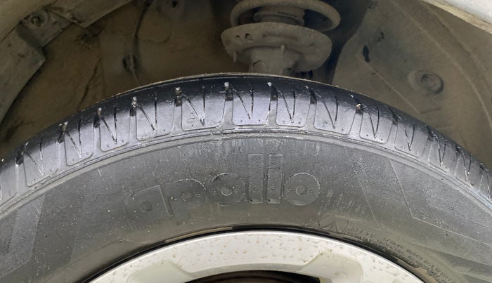 2020 KIA SONET HTK PLUS 1.0 IMT, Petrol, Manual, 94,904 km, Right Front Tyre Tread