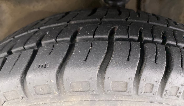 2014 Maruti Alto 800 VXI, Petrol, Manual, 50,984 km, Left Front Tyre Tread