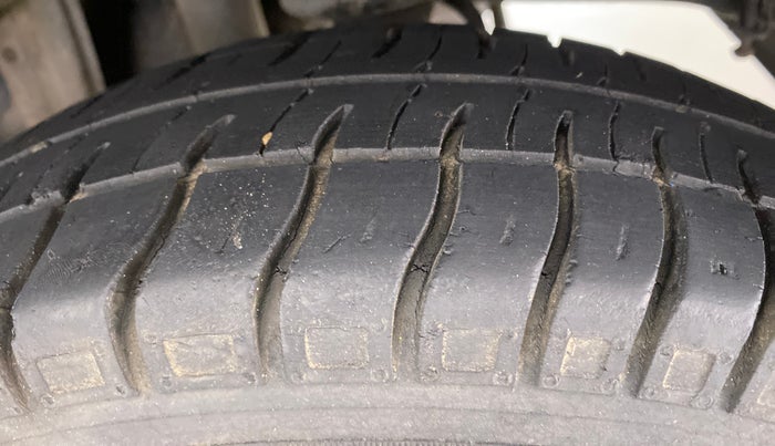 2014 Maruti Alto 800 VXI, Petrol, Manual, 50,984 km, Left Rear Tyre Tread
