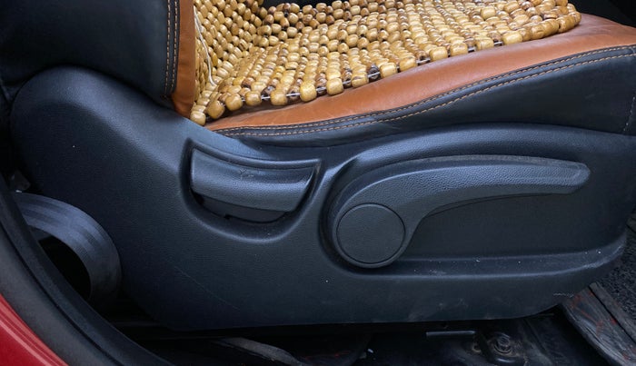 2016 Hyundai Creta SX PLUS 1.6 PETROL, Petrol, Manual, 72,266 km, Driver Side Adjustment Panel