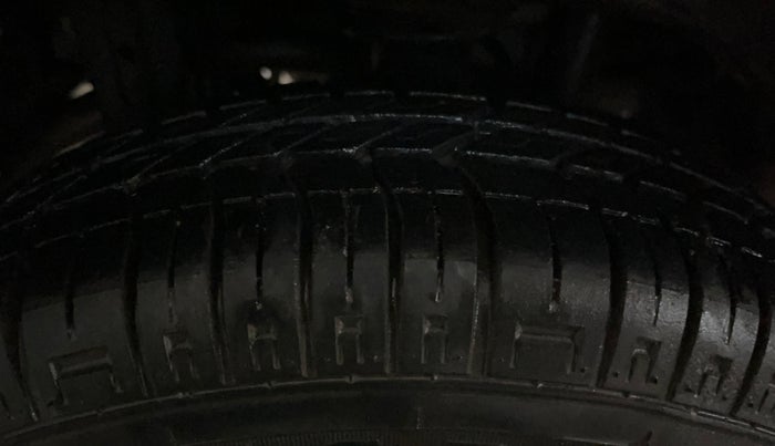 2016 Maruti Alto 800 VXI, Petrol, Manual, 24,332 km, Right Rear Tyre Tread
