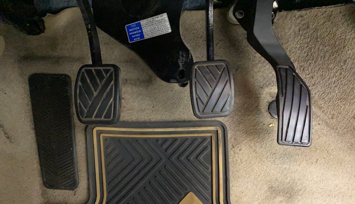 2016 Maruti Ciaz ZXI, Petrol, Manual, 49,976 km, Pedals