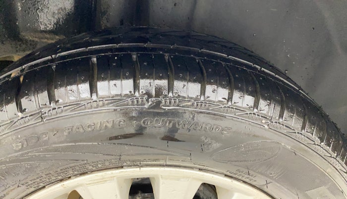 2016 Maruti Ciaz ZXI, Petrol, Manual, 49,976 km, Right Rear Tyre Tread