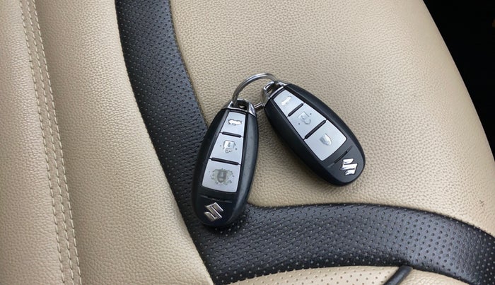 2016 Maruti Ciaz ZXI, Petrol, Manual, 49,976 km, Key Close Up